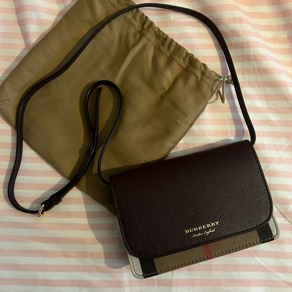 Burberry Hampshire Crossbody Bag in Burgundy